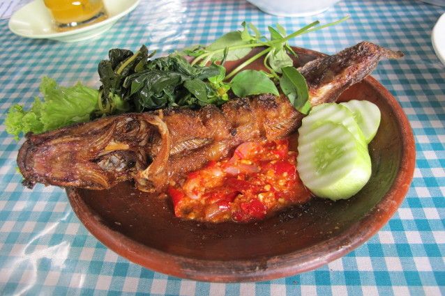 Aduh Enaknye! Pecak Ikan Khas Betawi di Tempat Ini!