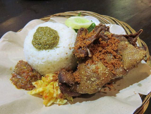 Bebek Malio Aduh Sedapnya Nasi Tempong Plus Bebek Sambal 