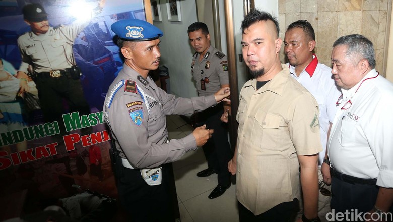 Cari Kapolda Metro, Ahmad Dhani: Slank Saja Boleh Konser di KPK