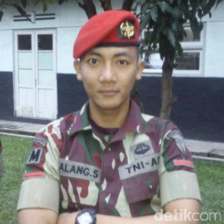 Biografi Profil Biodata Pratu Galang - Anggota Pusdiklat Passus TNI AD