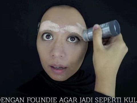 Kreatif Beauty  Vlogger Indonesia Transformasi Jadi Hantu 