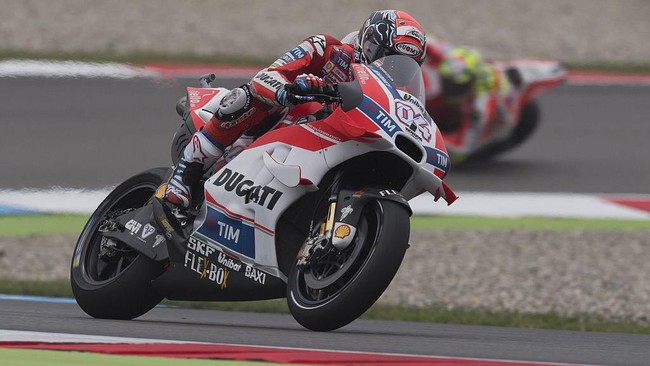 Dovizioso Pole, Rossi Kedua Dovizioso Pole, Rossi Kedua