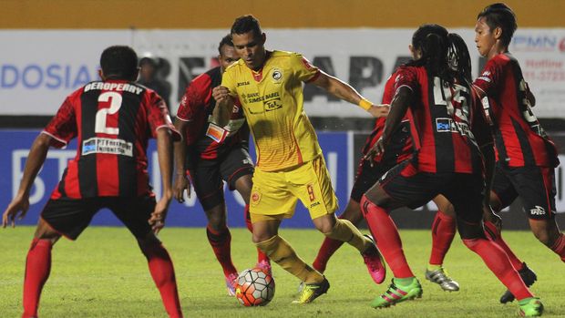 Alberto Goncalves (tengah) bakal memiliki duet sepadan di lini depan Sriwijaya FC.