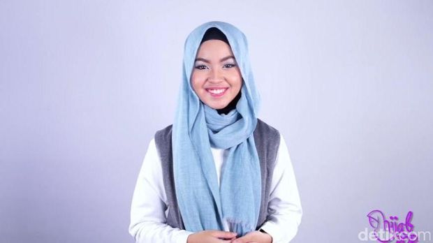 Tutorial Hijab Pashmina untuk ke Kampus, Kurang dari 2 Menit