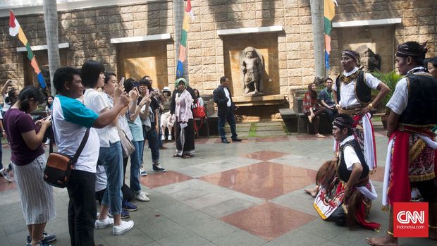Pengelola Museum Nasional bekerja sama dengan berbagai komunitas di akhir pekan untuk menggaet pengunjung.