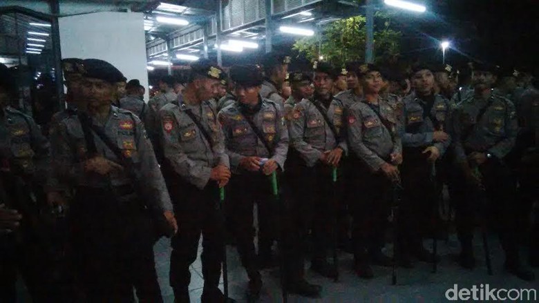 Polisi Terjunkan 1.000 Personel Amankan Demo Bonek di KLB PSSI di Ancol