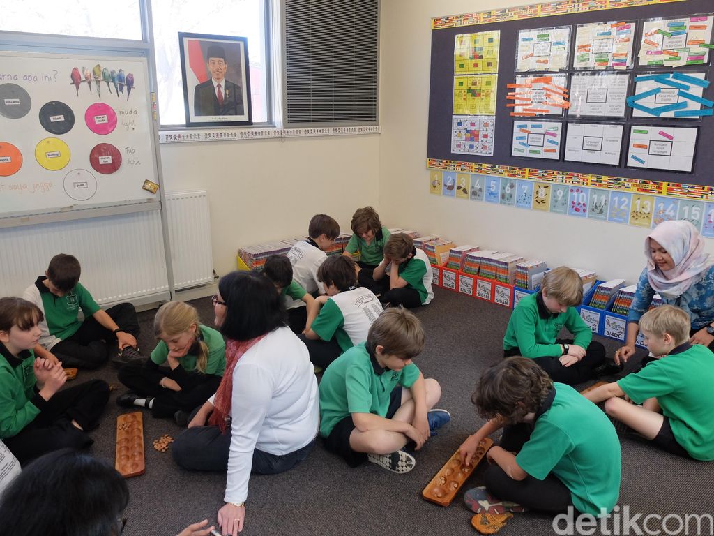 Kala Murid SD Canberra Belajar Bahasa Indonesia via 