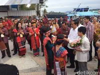 Jokowi ketika di Karnaval Kemerdekaan Pesona Danau Toba