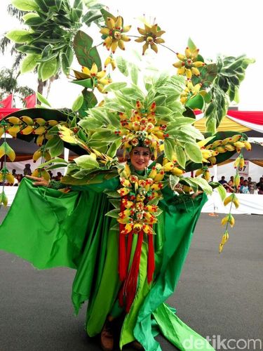 Foto Garuda Hingga Barong 10 Kostum  Terunik Jember 