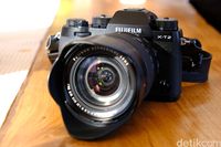 Sony A6500 vs Fuji X-T2, Dua Mirrorless APS-C Beda Gaya