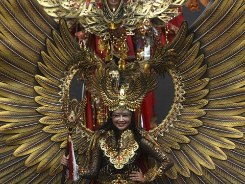 Foto Garuda  Hingga Barong 10 Kostum  Terunik Jember 