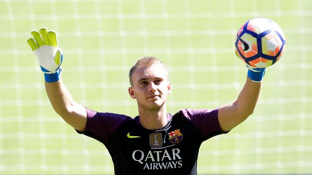 Jasper Cillessen dipercaya mengawal gawang Barcelona di ajang Copa del Rey.