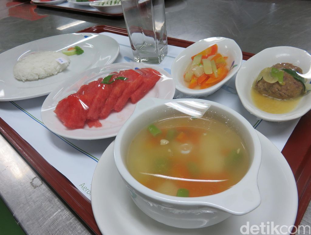 Beef Goulash dan Ayam Hainan untuk Pasien Sakit Ginjal dan 