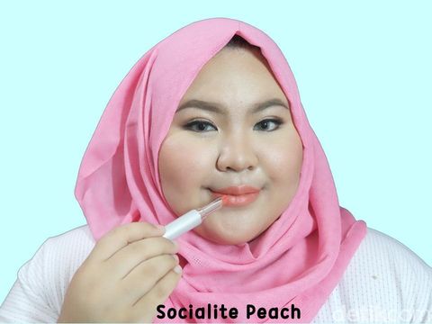 Product Review Mencoba Intense Matte Lipstick Wardah Terbaru Product Review Mencoba Intense Matte Lipstick Wardah Terbaru