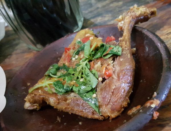 Huah! Sedap Mantap Bebek Penyet Plus Sambal Enak di 5 