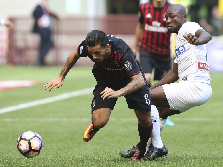 "Bandar Bola - Milan Dikalahkan Oleh Udinese Di San Siro"