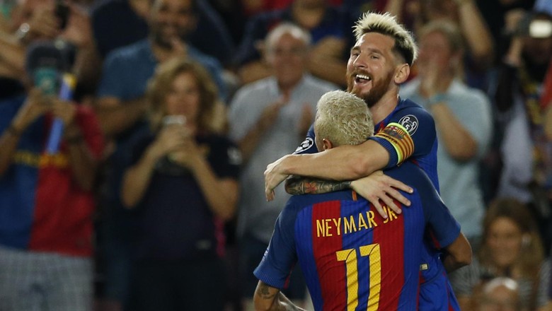 Neymar Main di Barca karena Messi