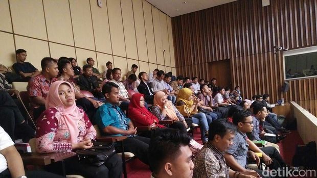 Tenaga Honorer dan Tenaga Harian Lepas di Komisi IV DPR