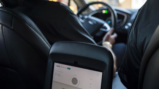 Di bawah kepemimpinan Travis Kalanick, Uber mengembangkan mobil tanpa pengemudi.