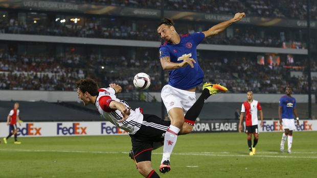 Manchester United kini hanya bermain di zona Liga Europa setelah musim lalu finis di posisi kelima.