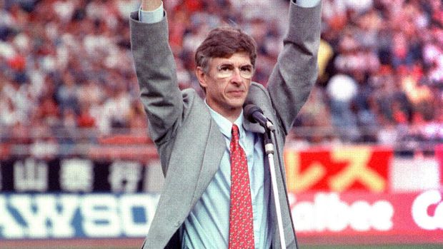 Arsene Wenger mendapat rekomendasi dari Gerard Houllier menjadi manajer Arsenal.