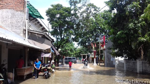 banjir tentang ahok Warga Meliburkan Bekasi Surut, Pilih Pemkot Banjir dan Kritik Belum