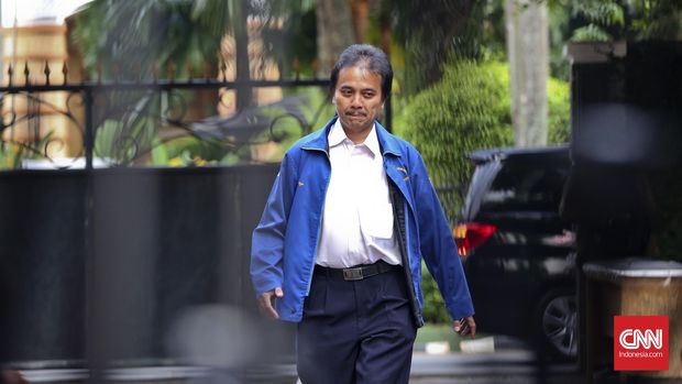 Roy Suryo menyatakan peranan media sosial sangat penting untuk kampanye Agus-Sylvi. (CNN Indonesia/Adhi Wicaksono)