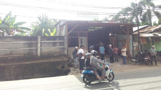 Foto: Jemaat tetap hadir ke gereja (Arief/detikcom)