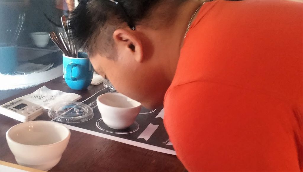 Mencium Kopi
