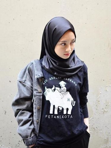 Foto: Gaya Hijab Simple Anak Kuliah ala Hijabers Cantik 