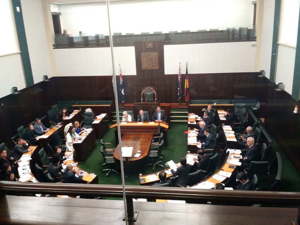 Kaca di balkon ruang rapat Gedung Parlemen Tasmania, Australia (Foto: Danu Damarjati/detikcom)