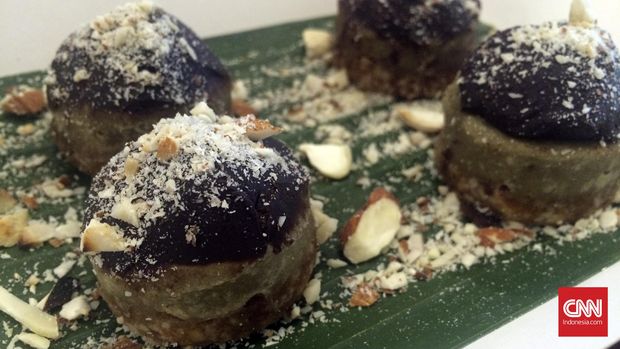 Terdapat benerapa jenis 'daging' burger yang ditawarkan di Burgreens Express, seperti kacang merah, kacang hijau, jamur, tahu dan bayam. (CNNIndonesia/Munaya Nasiri)