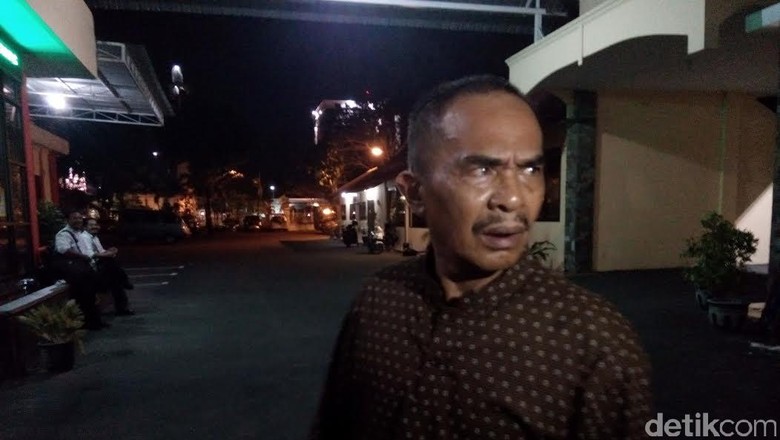 Sultan Ibrahim Dicecar Penyidik Soal Laporan Korban Dimas Kanjeng di Makassar Sultan Ibrahim Dicecar Penyidik Soal Laporan Korban Dimas Kanjeng di Makassar