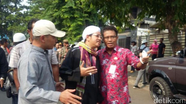 Resmikan RPTRA di Tebet, Ahok Didemo Warga  Jurnal 