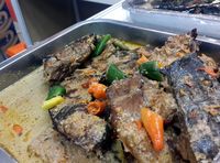 Hasil gambar untuk makan dan minuman yang disajikan dalam acara keratonan
