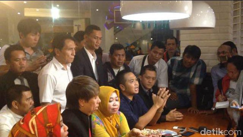 Sultan Agung Dimas Kanjeng: Dia Bukan Menggandakan, Tapi Mengadakan Uang Sultan Agung Dimas Kanjeng: Dia Bukan Menggandakan, Tapi Mengadakan Uang