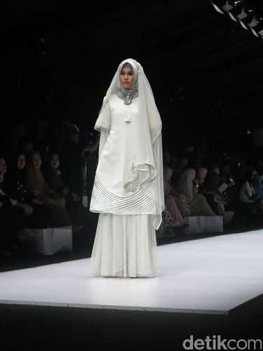 lampung baju harga sulam usus Mutiara Irna dalam Usus Lampung Hadirkan Sulam Koleksi