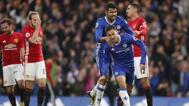 Eden Hazard saat mencetak gol ke gawang Manchester United.