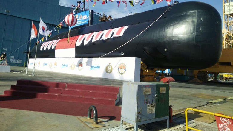 Kapal Selam Diesel Pesanan TNI AL Diluncurkan dari Korsel Kapal Selam Diesel Pesanan TNI AL Diluncurkan dari Korsel