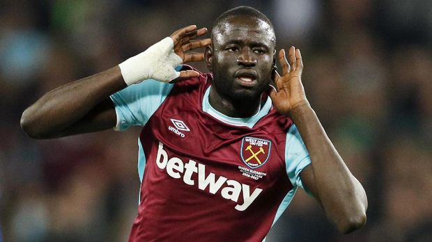 Cheikhou Kouyate salah satu titik lemah West Ham di lini belakang.