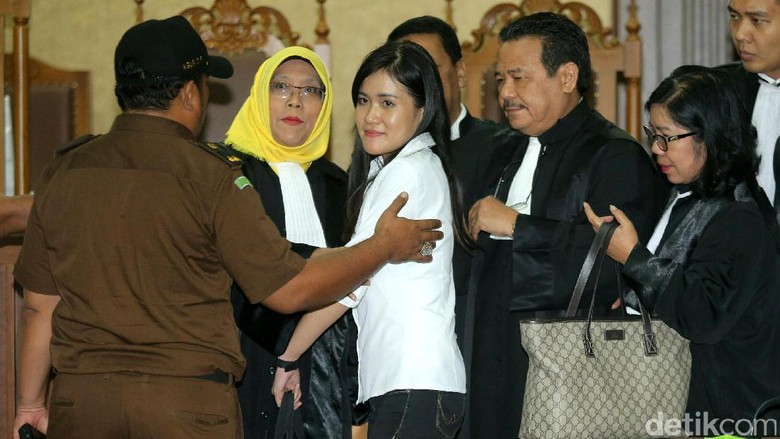Jessica Tersenyum Usai Divonis, Ayah Mirna: Itu Orang Luar Biasa Banget