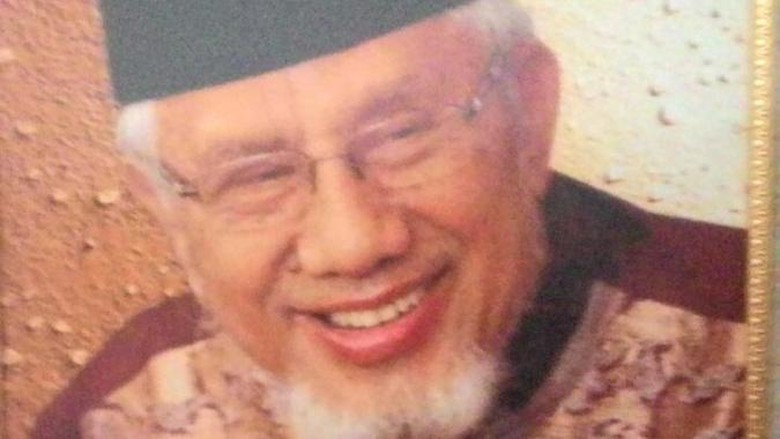 Biografi Profil Biodata Ustaz Lani Betawi - KH Ruslan Effendi