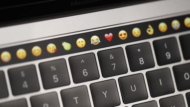 Ada 'Otak' Apple Watch 2 di Balik Touch Bar MacBook Pro