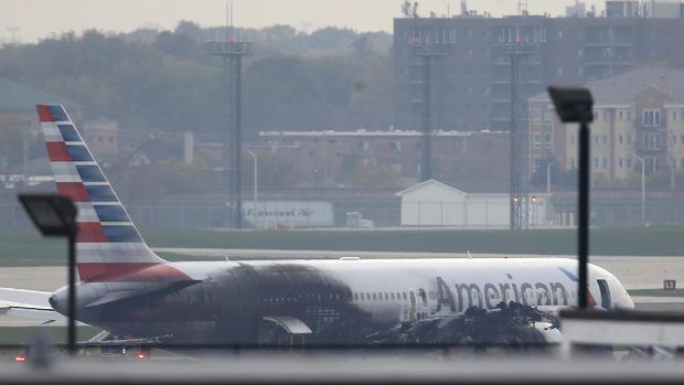 Kegagalan Mesin Picu Terbakarnya Pesawat American Airlines