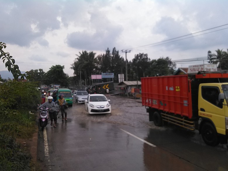 Banjir di Dayeuhkolot dan Baleendah, Arus Lalu Lintas Dialihkan