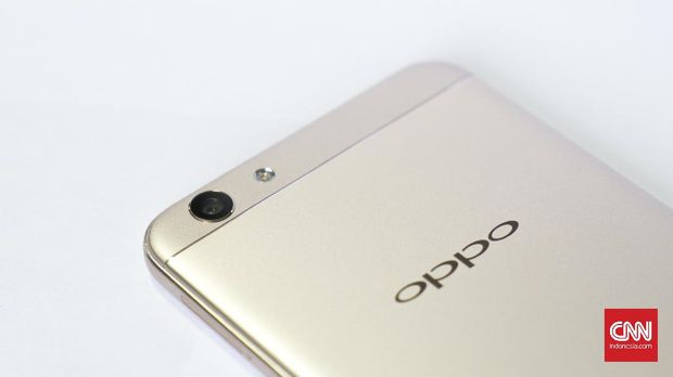 Oppo F1s, Keseimbangan Kamera Depan-Belakang