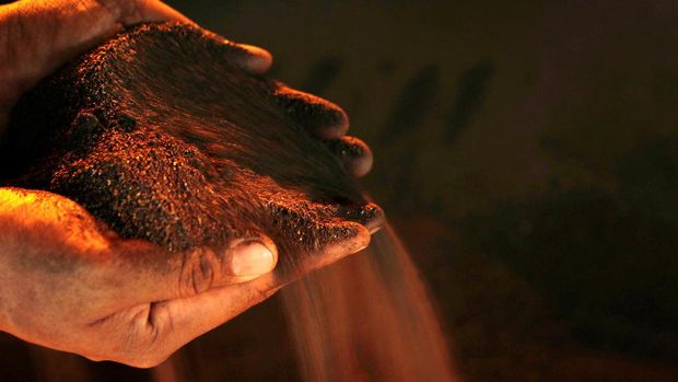 Jokowi Beri Sinyal Setop Jualan Mineral Mentah