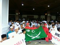 Di Banda Aceh, Tongkat Komando Kapolresta Jadi Buruan Pendemo untuk Swafoto