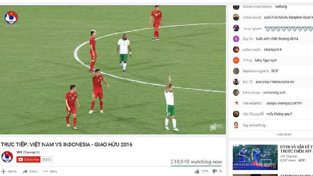 Suporter Indonesia antusias menyaksikan laga lewat layanan streaming via Youtube resmi VFF.