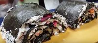 Sushi Roll Raksasa Sepanjang 2,5 Meter Ini Bisa Dinikmati 100 Orang